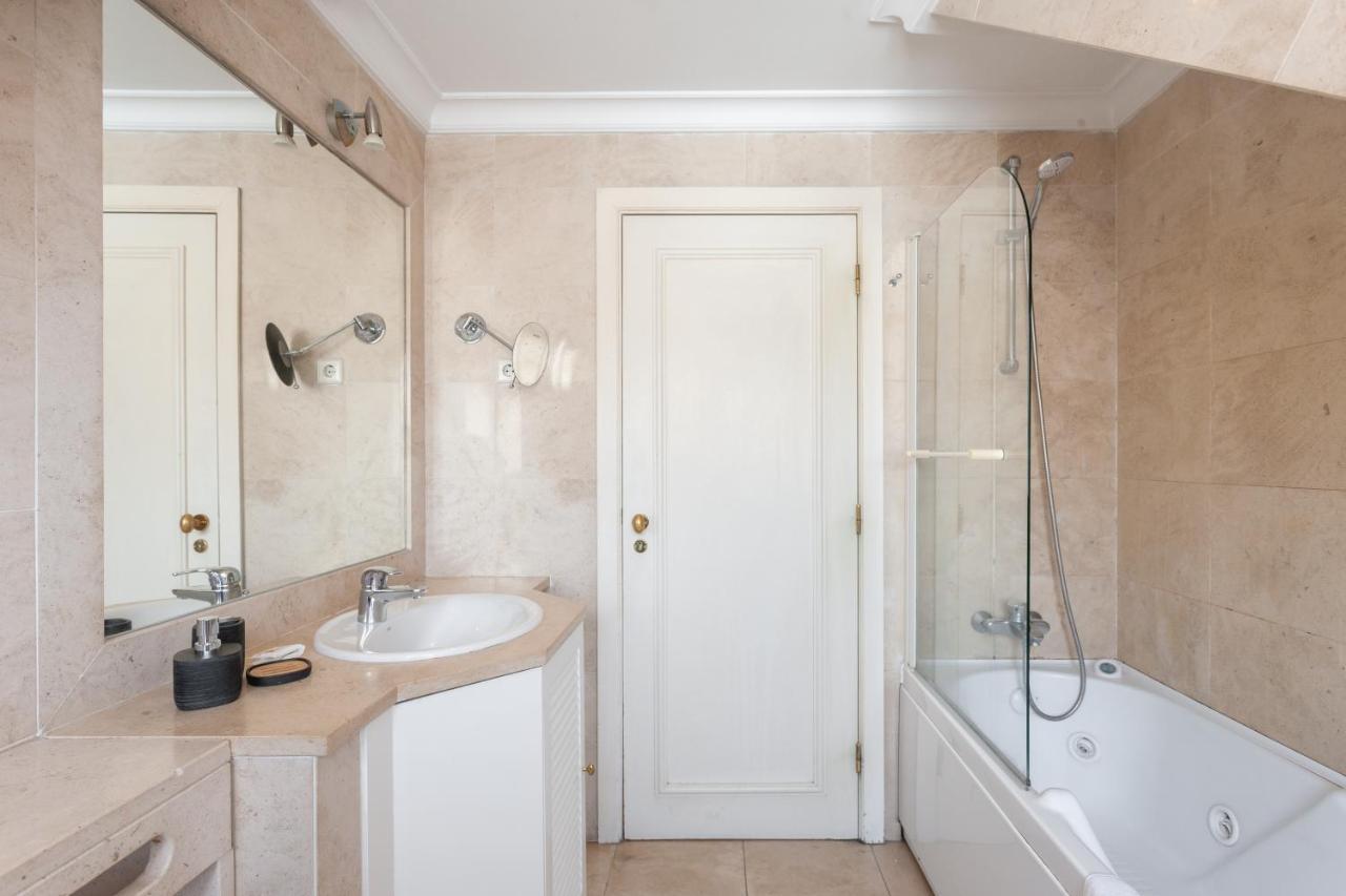 Flh Chic Chiado Exotic Spacious Residence Lisboa Eksteriør bilde